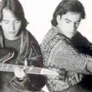Der musikalische text ADIÓS TRISTEZA von LOS SECRETOS ist auch in dem Album vorhanden Adiós tristeza (1991)