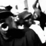 Der musikalische text ROC LA FAMILIA von M.O.P. ist auch in dem Album vorhanden Ghetto warfare (2006)
