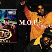 Der musikalische text STAND CLEAR von M.O.P. ist auch in dem Album vorhanden Mash out posse (2004)
