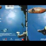 Der musikalische text BURBUJA ROJA von MACACO ist auch in dem Album vorhanden Rumbo submarino (2001)