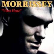 Der musikalische text BENGALI IN PLATFORMS von MORRISSEY ist auch in dem Album vorhanden Viva hate (1988)