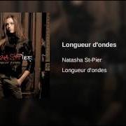 Der musikalische text A L'AMOUR COMME A LA GUERRE von NATASHA ST-PIER ist auch in dem Album vorhanden Longueur d'ondes (2006)