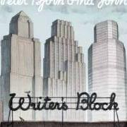 Der musikalische text UP AGAINST THE WALL von PETER BJORN AND JOHN ist auch in dem Album vorhanden Writer's block (2006)