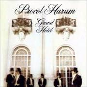 Der musikalische text BRINGING HOME THE BACON von PROCOL HARUM ist auch in dem Album vorhanden Grand hotel (1973)