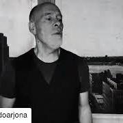 Der musikalische text BLUES DE LA NOTORIEDAD (FEAT. GABY MORENO) ACÚSTICO von RICARDO ARJONA ist auch in dem Album vorhanden Covers, demos y otras travesuras de blanco (2021)
