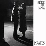 Der musikalische text TRACES OF THE WESTERN SLOPES von RICKIE LEE JONES ist auch in dem Album vorhanden Pirates (1981)