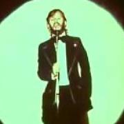 Der musikalische text GAVE IT ALL UP von RINGO STARR ist auch in dem Album vorhanden Ringo the 4th (1977)