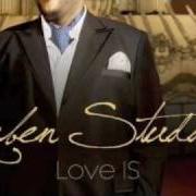 Der musikalische text MORE THAN WORDS von RUBEN STUDDARD ist auch in dem Album vorhanden Love is (2009)
