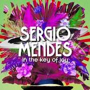 Der musikalische text MORRO VELHO von SERGIO MENDES ist auch in dem Album vorhanden In the key of joy (2020)