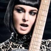Der musikalische text THE WOLF IS GETTING MARRIED von SINEAD O'CONNOR ist auch in dem Album vorhanden How about i be me (and you be you)? (2012)