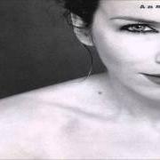 Der musikalische text THE THIN LINE BETWEEN LOVE AND HATE von ANNIE LENNOX ist auch in dem Album vorhanden Medusa (1995)