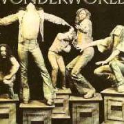 Der musikalische text THE SHADOWS AND THE WIND von URIAH HEEP ist auch in dem Album vorhanden Wonderworld (1974)