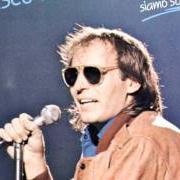 Der musikalische text VOGLIO ANDARE AL MARE von VASCO ROSSI ist auch in dem Album vorhanden Siamo solo noi (1981)