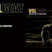Der musikalische text MAYBELLENE I HOFTEHOLDER von VOLBEAT ist auch in dem Album vorhanden Guitar gangsters & cadillac blood