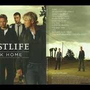 Der musikalische text CATCH MY BREATH von WESTLIFE ist auch in dem Album vorhanden Back home (2007)
