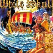 Der musikalische text KRIEMHILD STORY von WHITE SKULL ist auch in dem Album vorhanden Tales from the north (1999)