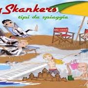 Der musikalische text PAZZO DI TE von EASY SKANKERS ist auch in dem Album vorhanden Tipi da spiaggia (2006)
