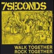 Der musikalische text BOTTOMLESS PIT / THIS IS THE ANGRY ... von 7 SECONDS ist auch in dem Album vorhanden Walk together, rock together (1985)