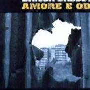 Der musikalische text IL PAESE DEI BALOCCHI von BANDA BASSOTTI ist auch in dem Album vorhanden Amore e odio (2005)