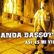 Der musikalische text EL PASO DEL EBRO von BANDA BASSOTTI ist auch in dem Album vorhanden Así es mi vida (2003)