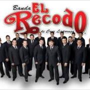 Der musikalische text COMO TE VA SIN MI von BANDA EL RECODO ist auch in dem Album vorhanden Mas fuerte que nunca (2006)