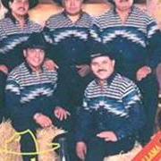 Der musikalische text EL DIA QUE ME QUIERAS von EL PODER DEL NORTE ist auch in dem Album vorhanden Como llama (1994)