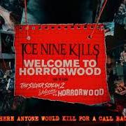 Der musikalische text THE SHOWER SCENE von ICE NINE KILLS ist auch in dem Album vorhanden Welcome to horrorwood: the silver scream 2 (2021)