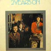 Der musikalische text MAN FOR ALL SEASONS von BEE GEES ist auch in dem Album vorhanden 2 years on (1971)