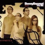 Der musikalische text DON'T TOUCH TOO MUCH von BENNY B ist auch in dem Album vorhanden Hypnotica (2004)