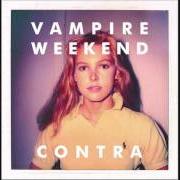 Der musikalische text CALIFORNIA ENGLISH von VAMPIRE WEEKEND ist auch in dem Album vorhanden Contra (2010)