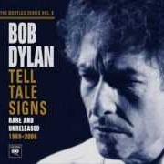 Der musikalische text TRYIN' TO GET TO HEAVEN von BOB DYLAN ist auch in dem Album vorhanden Tell tale signs: the bootleg series vol. 8 (2008)