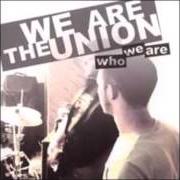 Der musikalische text DO NOT ATTEMPT TO ADJUST YOUR TV SET von WE ARE THE UNION ist auch in dem Album vorhanden Who we are (2007)