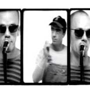 Der musikalische text TONGUE von R.E.M. ist auch in dem Album vorhanden Monster (1994)