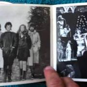 Der musikalische text VOULEZ-VOUS von ABBA ist auch in dem Album vorhanden Singles: the first ten years (1982)