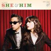 Der musikalische text SILVER BELLS von SHE & HIM ist auch in dem Album vorhanden A very she and him christmas (2011)