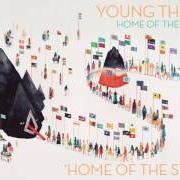 Der musikalische text HOME OF THE STRANGE von YOUNG THE GIANT ist auch in dem Album vorhanden Home of the strange (2016)