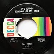 Der musikalische text THE LORD KNOWS I'M DRINKIN' von CAL SMITH ist auch in dem Album vorhanden I've found someone of my own