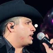 Der musikalische text EL AYUDANTE von JULION ALVAREZ ist auch in dem Album vorhanden En vivo (2012)