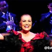 Der musikalische text Y CON TODO Y MI TRISTEZA von AIDA CUEVAS ist auch in dem Album vorhanden Totalmente juan gabriel (2013)