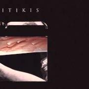 Der musikalische text PERDERE RIVINCITE von SIKITIKIS ist auch in dem Album vorhanden B (2008)