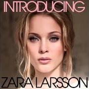 Der musikalische text UNDER MY SHADES von ZARA LARSSON ist auch in dem Album vorhanden Introducing (2013)