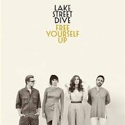 Der musikalische text YOU ARE FREE von LAKE STREET DIVE ist auch in dem Album vorhanden Free yourself up (2018)