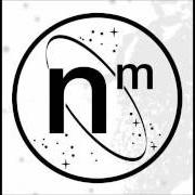 Der musikalische text DAME TU MANO von NIÑOS MUTANTES ist auch in dem Album vorhanden Náufragos (2012)