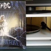 Der musikalische text HARD AS A ROCK von AC/DC ist auch in dem Album vorhanden Ballbreaker (1995)