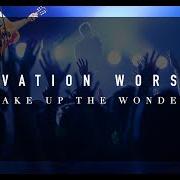 Der musikalische text STANDING von ELEVATION WORSHIP ist auch in dem Album vorhanden Wake up the wonder (2014)