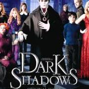 Der musikalische text VICKI ENTERS COLLINWOOD von DANNY ELFMAN ist auch in dem Album vorhanden Dark shadows: original score (2012)