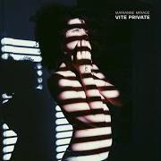 Der musikalische text SUL MIO DIVANO von MARIANNE MIRAGE ist auch in dem Album vorhanden Vite private (2019)