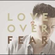 Der musikalische text CRY von ZAK ABEL ist auch in dem Album vorhanden Love over fear (2023)