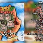 Der musikalische text EL DE LOS OJOS TUMBADOS von LEGADO 7 ist auch in dem Album vorhanden Pura lumbre (2018)