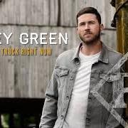 Der musikalische text BREAK UP MORE OFTEN von RILEY GREEN ist auch in dem Album vorhanden In a truck right now (2018)